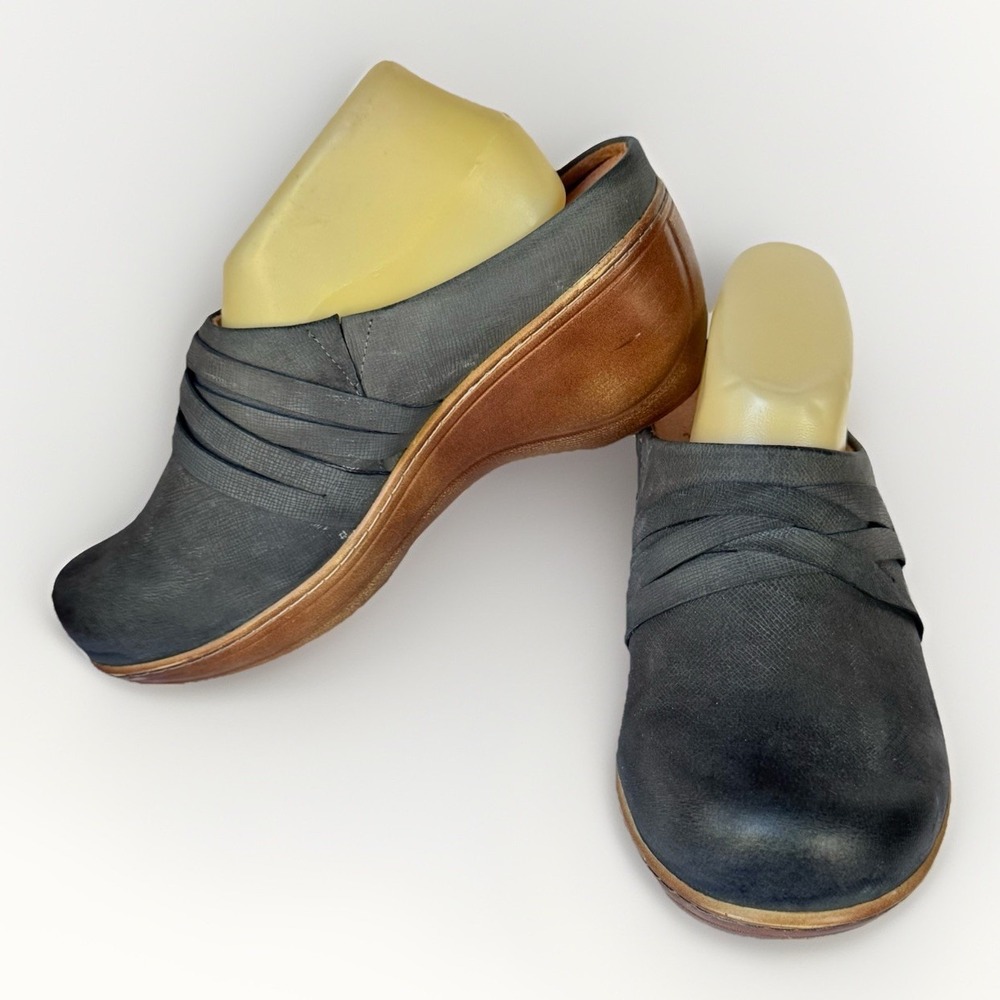 SoftWalk Mackay Mules Womens 9.5 W Grey Leather Slip On Shoes S2226-429